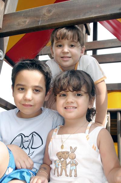 Fátima, Karla y Sebastián.