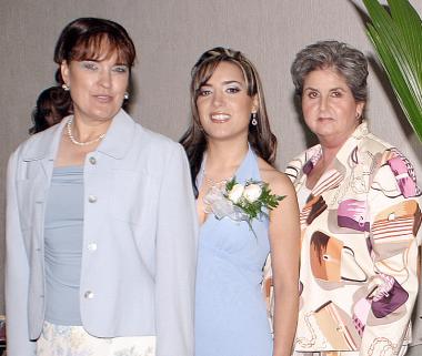 Anna Diz Jiménez con su mamá, María Teresa Jiménez de Diz y su suegra, Carmen Escandón de Calleja.