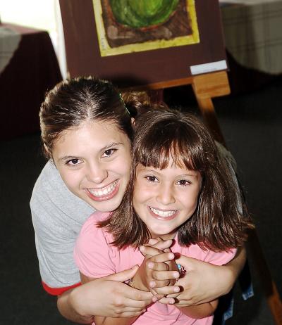 Katia Martínez y Beatriz Elizabeth..