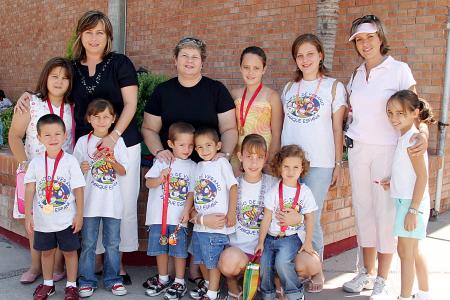 Bárbara, María Bárbara, Mariana, Gustavo , Ana Luisa, Regina, Andrés, Pablo, Ana Luisa, Regina, Mary Tere, Ana Paula, Fernanda y Martha.