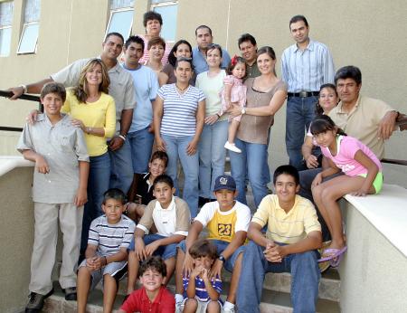 Grandioso fue el festejo que le ofrecieron familaires y amigos a Jacob D. Nieves.