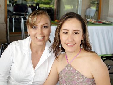 Ale Estrada y Elisa de González