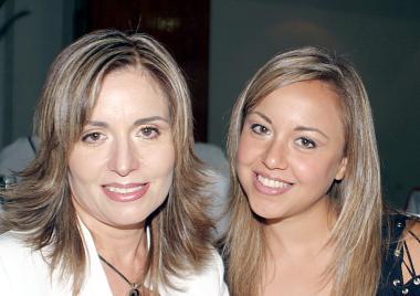 Martha y Brenda Samaniego