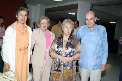 Pilar López, Martha Medellín de Rodríguez, Dolores Díaz Rivera y Adolfo Rodríguez.