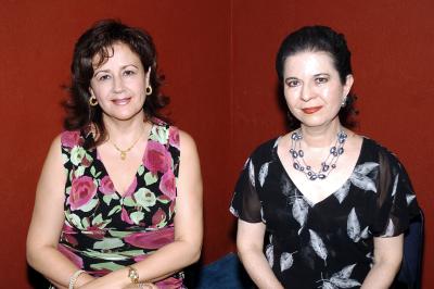 Lucero de Reyes y Susana de González.