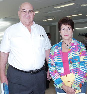 Arturo Jaidar y María de los Ángeles López viajaron a Tabasco.