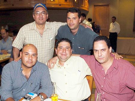 05 de agosto 2005
Israel Jiménez, Jesús Vargas, Sr. Chávez, Enrique Ducoulomber y el doctor Barocio.