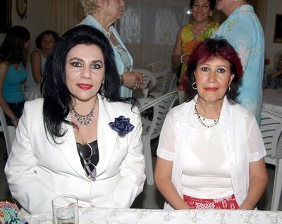 Bety del Valle de Garza e Imelda Ortiz Abdalá.