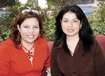 Maribel  Mancha y Mayela Hernández.