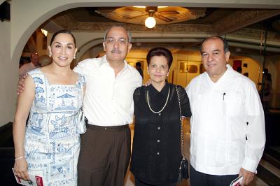 Lupita de Barrios, Rogelio Barrios, Cecilia de Cisneros y Ricardo Cisneros.