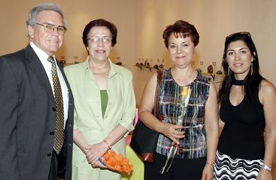 María Elena Arenal, Lorenzo de Lira, Rosa María Villanueva y Ana Sofía García Camil.