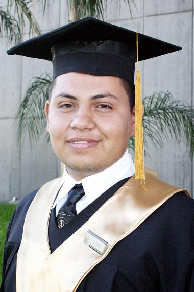 Jaime de Lara González, el día de su graduación en eduacion especial.