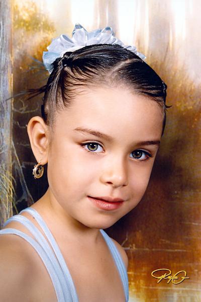 Niña Lilian Monserrat Orozco Nevárez, en una fotografía de estudio con motivo de su sexto cumpleaños.