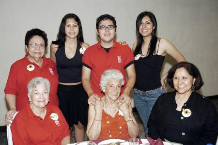 Fernanda Guzmán, José Raúl Tapia, Magdalena Tapia, Adelita de Tapia, Geno de Tapia, Graciela de Tapia y María Luisa Tapia Alba.