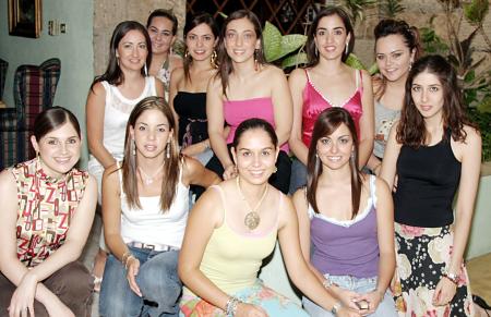 08 de agosto 2005
 Velina Murra Kanahuati, en la despedida de soltera que le organizaron  sus amigas Ale Papadópulos, Mariana Villalobos, Sophia Martín, Ana Lorena García, Paola Maye, María Salazar, Martha Jaidar, Rosario Chaib de López.