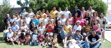 Ema Nelia Ponce López llegó de Houston, Texas y fue recibida con una fiesta organizada por las familias Santacruz Polendo, Neri Rosales y Favela.