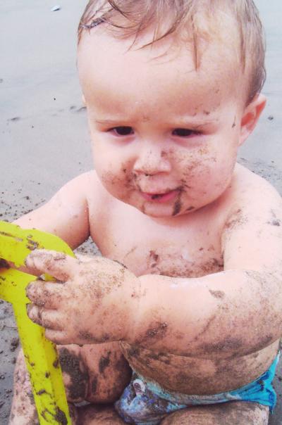 11 de agosto 2005
Alex Quintero Guerra, en sus recientes vacaciones por Mazatlán, es hijo de Manuel Quintero y Lulú Guerra de Quintero.