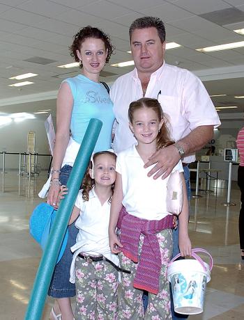 Luis Dugay, Rocío Rodríguez, María Sofía y Bárbara Dugay viajaron a Puerto Vallarta.