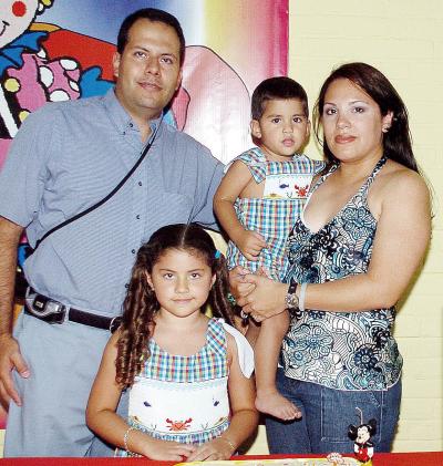 Luis Fernando Baeza Frausto celebró su cumpleaños en compañía de su familia.