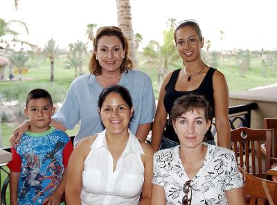 Alma de Arzate, Samia de Salazar, Lalo Pereyra, Diana de Govela y otra amiga.