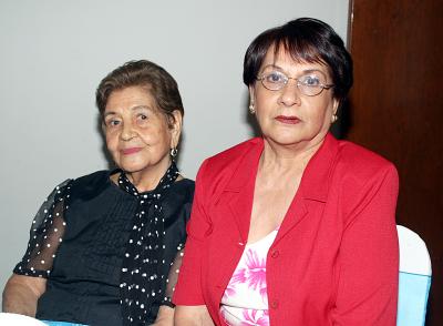 Carmen de Máynez y Cecilia M de Rojas.