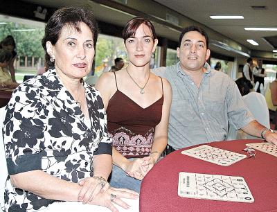 Martha de Garza Tijerina, Ana Elisa de Garza Tijerina y Héctor Garza Tijerina.