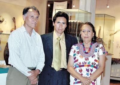 Adolfo Perales, Armando Perales y Norma de Perales.