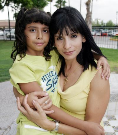 Blanca y Julieta Contreras.