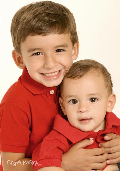 Jorge Antonio y Alessandro Maturino González, en una foto de estudio.