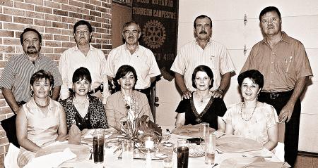 Jorge Campa, Roberto Villarreal, José Alfonso Dávila, Eugenio Román, Ignacio Chong, acompañados de sus esposas.