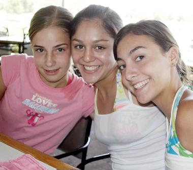 Maribel Tumoine, Lucía Barraza y María Isabel Montaña.