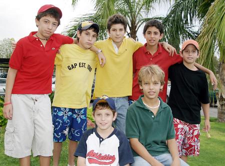 Fernando Vargas, Daniel Oveso, José Manuel Vargas, Ricardo Bujdud, Eduardo Pérez, Alfonso Arriaga y Andrés Hermosillo, grupo de amigos en reciente convivio.