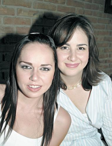 AnA de Yacamán y Carmina Salazar.