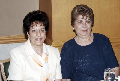 Herlinda Juan Marcos de Barragán y Lupita de Issa