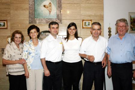 Los organizadores de la fiesta de Loretta Marcos y Ángel Casán acompañados de Yasmín y Dany, asi como de los papás del novio Naim y Bernadette Sayah