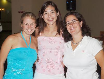 Jacquelyn Wissen, Leila Takayanagi y Kellie Cornell, vienen de Canadá.