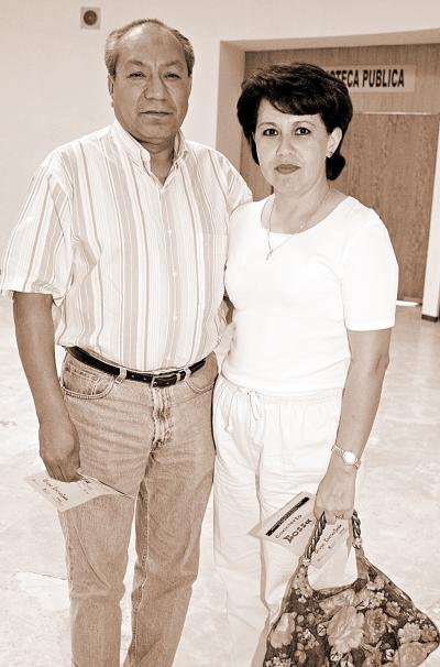 Lorenzo Gloria y Mayela Sifuentes.