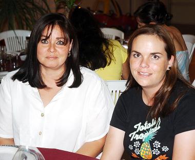 Carolina González y Aracely Martínez.