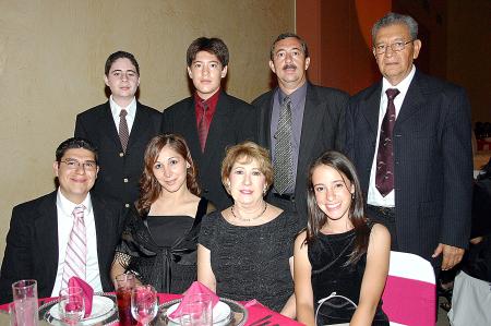 Ricardo Silerio, Lorena de Silerio, José Alberto Rivera, María del Carmen de Silerio, Mary Carmen Rivera, Néstor Hernández, José Alberto Rivera y Arturo Silerio.