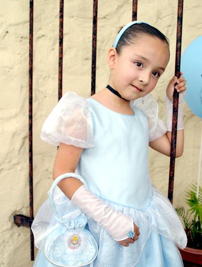 21 de agosto 2005
Regina de Lara Garza  celebró su sexto cumpleaños.