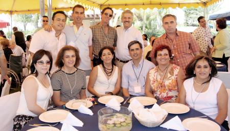 24 de agosto 2005
Lucila Mijares, Trini Mesón, Esperanza García, Andrés Anaya, Milagros Pavón, Yolanda, Alberto López, Ricardo García, Darío Jiménez,m Carlos Cuerda y Antonio Garza.