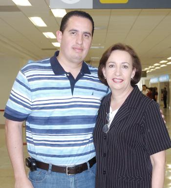 23 de agosto 2005
Yuri y Guadalupe de los Santos, viajaron a Tijuana.