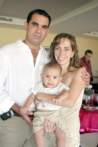 26 de agosto 2005
Ramón Helguera, Lizette de Helguera y Santiago Hleguera.