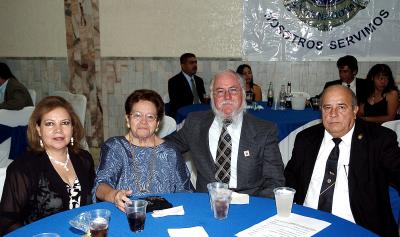 Horte de Dávila, Clelia de Morales, Alejandro Morales y Eduardo Dávila.