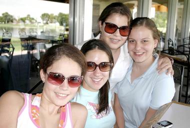 Lucía Moncholi, Vicky Zepeda, Cecy Royo y Martha Alarcón.