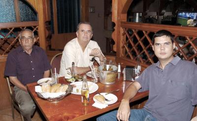 Albino Guerrero, Ricardo Saravia y Antonio Saravia.