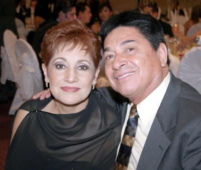 Estela de López y Héctor López.