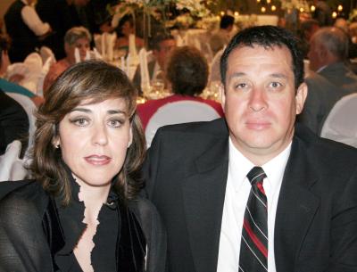 Laura Cuerda de Martínez y Humberto Moreira Martínez Payán.