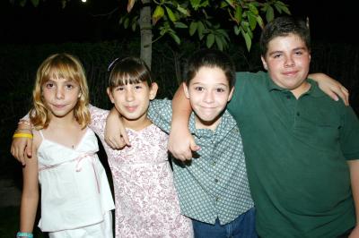 Ana Sofía, Daniela, Andoni y Eduardo Echávarri, en un convivio.