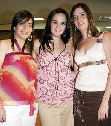 Ivonne Murra, Sofía López y Luly Gallegos.